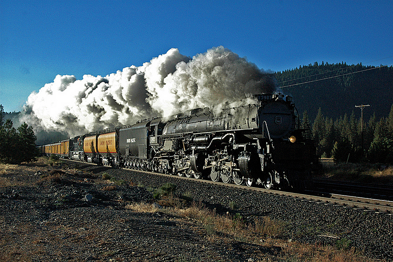 Challenger-type locomotive UP 3985