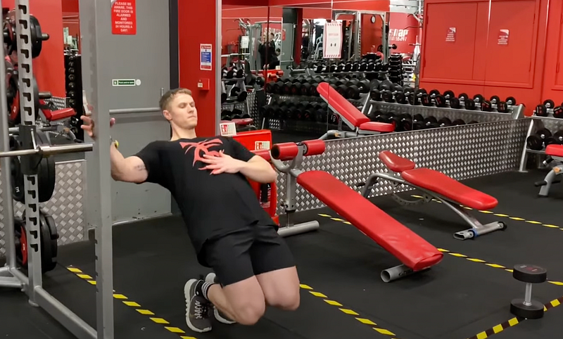 Mastering the sissy squat technique