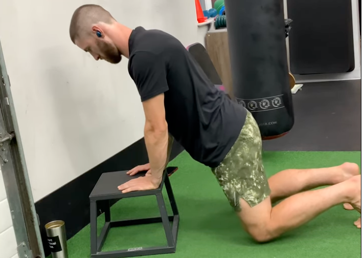 Anterior pelvic tilt demonstration